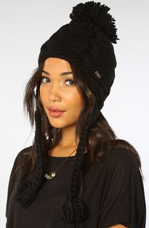 deLux The Cable Pom Pom Hat in Black Concrete