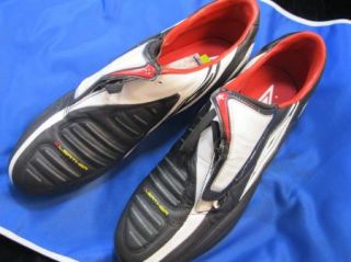 Umbro XAI V Prem KL A KTK FG Soccer Shoes Blk Wht Red