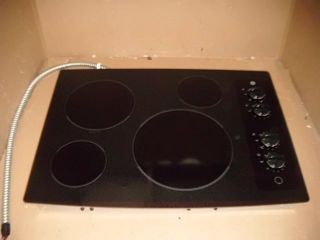 GE 30 inch Built in Cleandesign Electric Cooktop