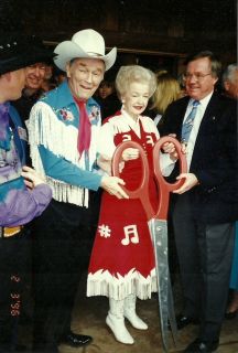 Roy Rogers and Dale Evans Photo and Newspaper of Evans Death 2 8 2001