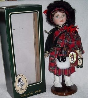 Geppeddo Porcelain Dolls of the World GAVIN MIB Scotland Bagpipes