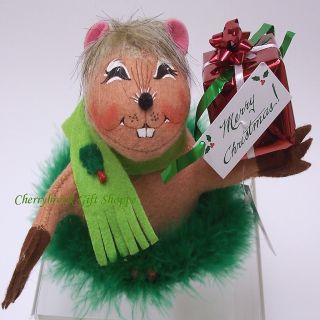 Annalee 4 Gift Giving Groundhog Christmas