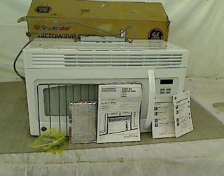 GE Spacemaker 1 5 CU ft Over The Range Microwave in White