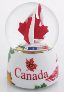 Canada Rotating Musical Snow Globe TWK CASG1701007