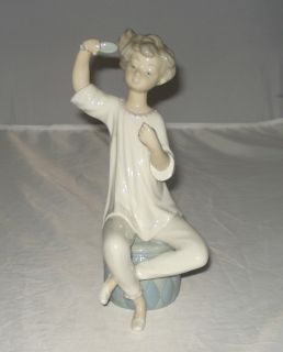 Beautiful Lladro Girl Figuring with Hair Brush Missing Mirror