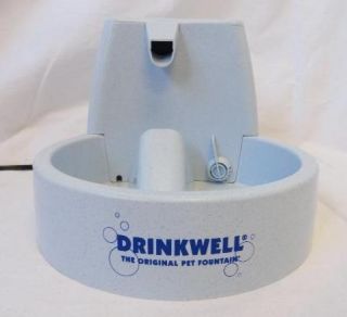 Drinkwell The Original Pet Fountain Holds 50 Ounces of Water