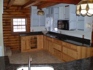 Huge 3 bdrm Log Home with in Law Apartment in Henniker NH