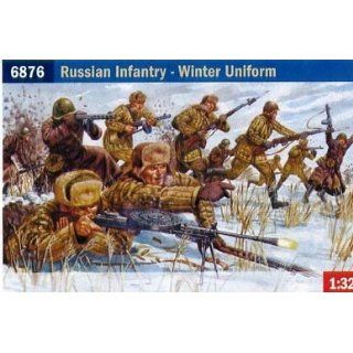 Russian Infantry in Winter Dress (16) 1/32 Italeri Toys