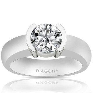 Diagona 35094, Round Cut Diamond Solitaire Engagement Ring in 14KT