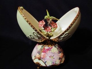 Ardleigh Elliot Porcelain Hummingbird Egg Music Box