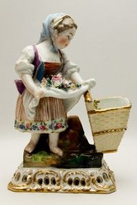 Circa 1800s Jacob Petit Fontainebleau French Flower Girl Porcelain