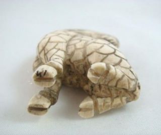Vintage Hand Carved Ox Bone Japanese Netsuke Foo Dog Lion Shishi