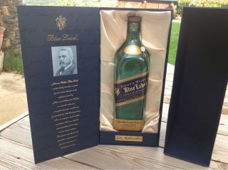 Johnnie Walker Blue Label Scotch Whiskey Case Box with Empty 1 Liter Bottle  