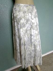 Jones New York Collection White Gray Pleated Skirt size 4  