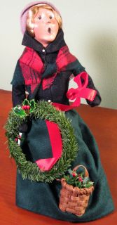 2003 Byers Choice Woman Caroler in Seated Position Wreath Basket