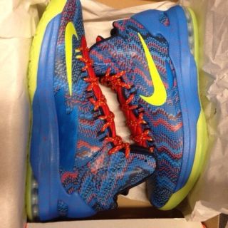 Christmas KD V 5 Size 12 Kevin Durant Nerf Galaxy Weatherman