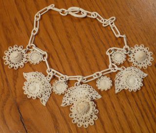 Vtg 50s Early Molded Plastic White Lace Flower Dangle Necklace