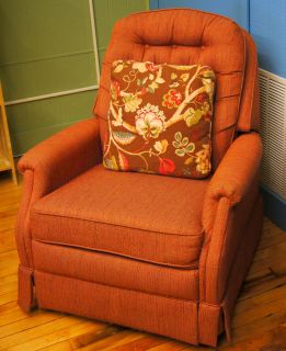 La Z Boy Peach Color Rocker Recliner Chair