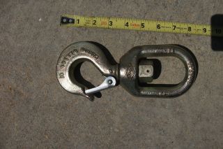 Large Heavy Duty Swivel Hook with Safety Latch