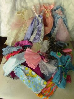 Lot of Barbie Clothes / Clothing / Gowns / Dresses / Accessories