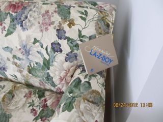Laz E Boy Pull Out Full Size Floral Sofa Pick Up Plainfield NH Only