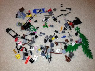 Lego Minifigure Accessories lot 100+ Accessories / pieces lot Weapons
