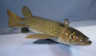 WONDERFUL Chain Pickerel spear fish decoy North Dakota Master Artist