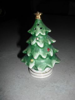 Collectible 3 1 2 Inches Tall Marked Lefton Christmas Tree Salt Shaker