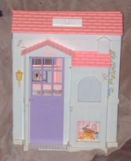 1996 Barbie Pretty Folding Doll House Folds Out to 3 Rooms Mattel
