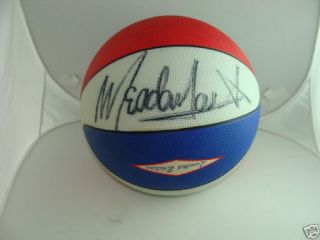 Meadowlark Lemon Signed Basketball Harlem Globetrotters