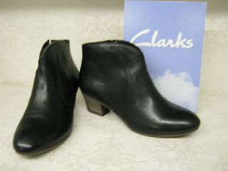 Ladies Clarks Melanie Jane Black Leather Zip Up Casual Ankle Boots