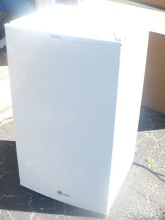 Hmse03waww 3.3 Cu ft Refrigerator/freezer, White (Mini Fridge/Freezer