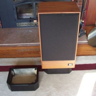 ACOUSTIC RESEARCH AR 3a, AR 5 BLACK SPEAKERS STANDS