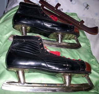 VINTAGE CCM LEATHER CANADIAN HOCKEY ICE SKATES & LEATHER BLADE COVERS