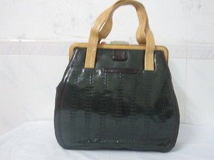 BNWOT Orla Kiely patent leather handbag in delightful green leaf print
