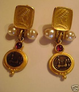 Rare Lina Levinson Etruscan Style Clip Earrings   Signed   Excellent