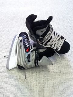 Used Bauer Ice Hockey Skates Size 2