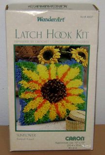 LATCH HOOK KIT   Sunflower Rug WonderArt Caron Vintage Hooking Craft