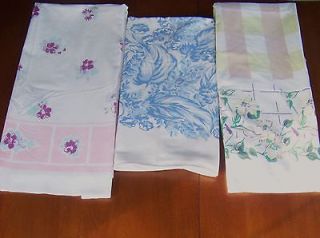 OF 3 CUTTER TABLECLOTHS MAROON & PINK, BLUE LEAVES & CHECK W/FLOWERS