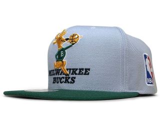 New NBA Milwaukee Bucks Snapback Mitchell & Ness Two Tone Grey XL Logo