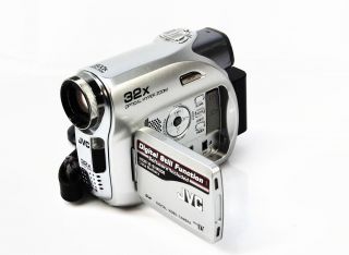 JVC GR D372U Camcorder Mini DV video camera