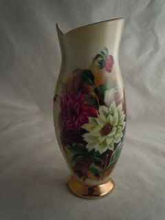 Ucagco Japan Porcelain Hand Painted Swirl Vase Flowers Gold Trim