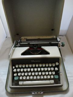 Olympia Deluxe Manual Typewriter West Germany Hard Case Works Clean