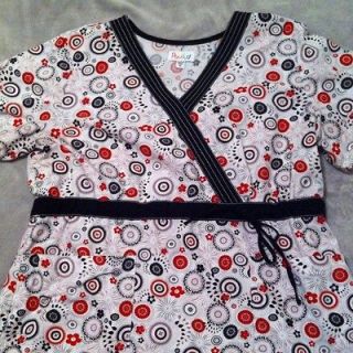 Peaches Top XL White Black & Red Spiral Print With Cherokee Black Pant