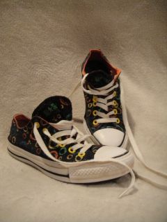 WOMENS ALL STAR CONVERSE SNEAKERS (SZ 7M)