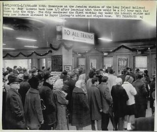 1966 Long lines for train tickets due to transit strikes NY Press