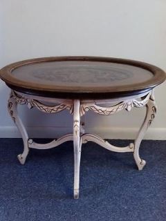 EastLake Design Carved Top With A Knight and Shield Table