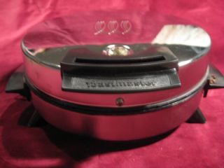 Vintage Toastmaster Waffle Baker Maker 7 Diameter Model 442A
