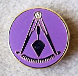Masonic Past Illustrious Master Lapel Pin