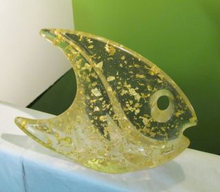 Jaru Lucite and Gold Flecked Fish Sculpture Mid Century Modernist